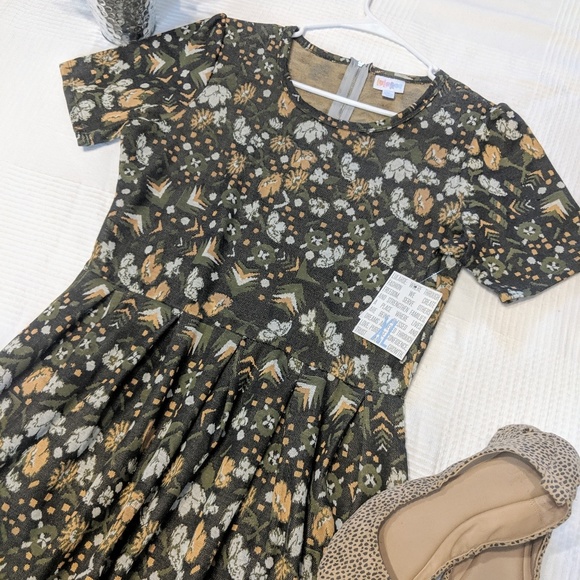 LuLaRoe Dresses & Skirts - NWT LuLaRoe Jacquard Amelia - X Large